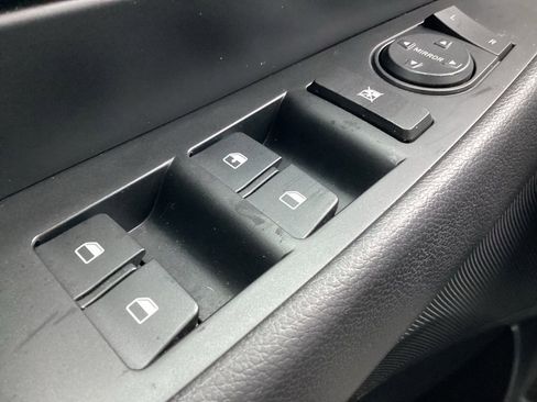 Used 2018 Hyundai Elantra GT image 19