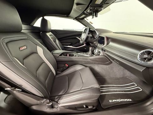 Used 2018 Chevrolet Camaro SS RWD image 14