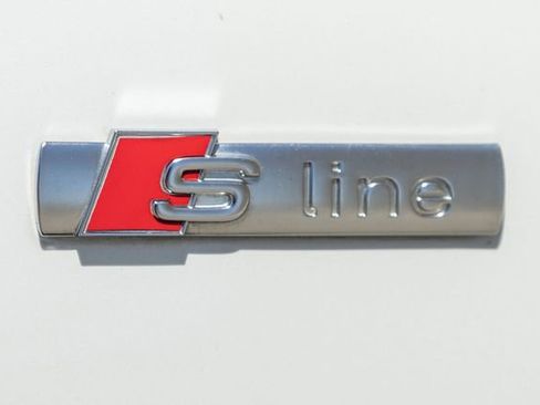 Used 2017 Audi A4 2.0T Prestige w/ Prestige Package FWD image 6