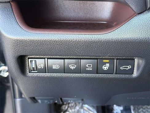 Used 2021 Toyota RAV4 Limited image 26