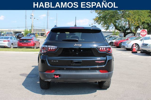 Used 2025 Jeep Compass Trailhawk AWD/4WD image 4