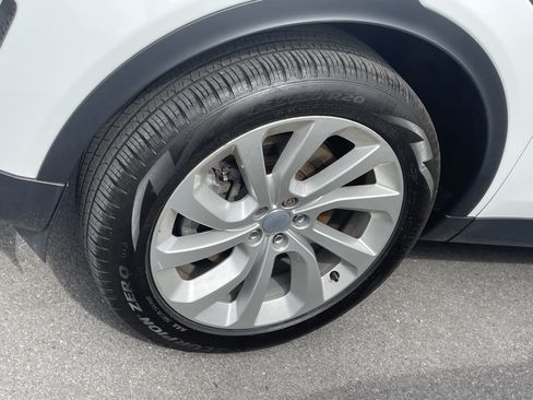 Used 2023 Land Rover Discovery Sport SE AWD/4WD image 5