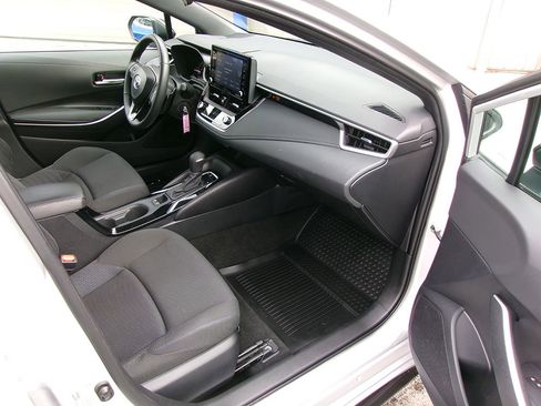 Used 2022 Toyota Corolla SE image 11