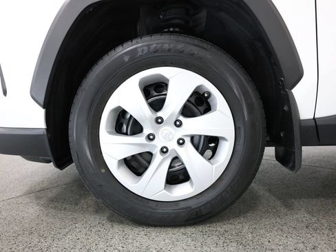 Used 2022 Toyota RAV4 LE AWD/4WD image 5