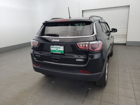 Used 2018 Jeep Compass Latitude w/ Cold Weather Group AWD/4WD image 7