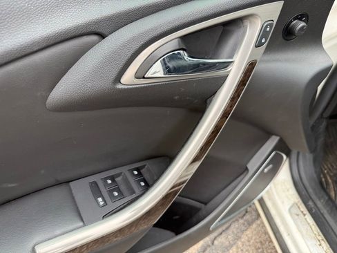 Used 2013 Buick Verano Leather FWD image 11