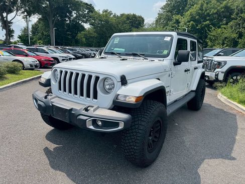 Used 2018 Jeep Wrangler Unlimited Sahara w/ Dual Top Group AWD/4WD image 7