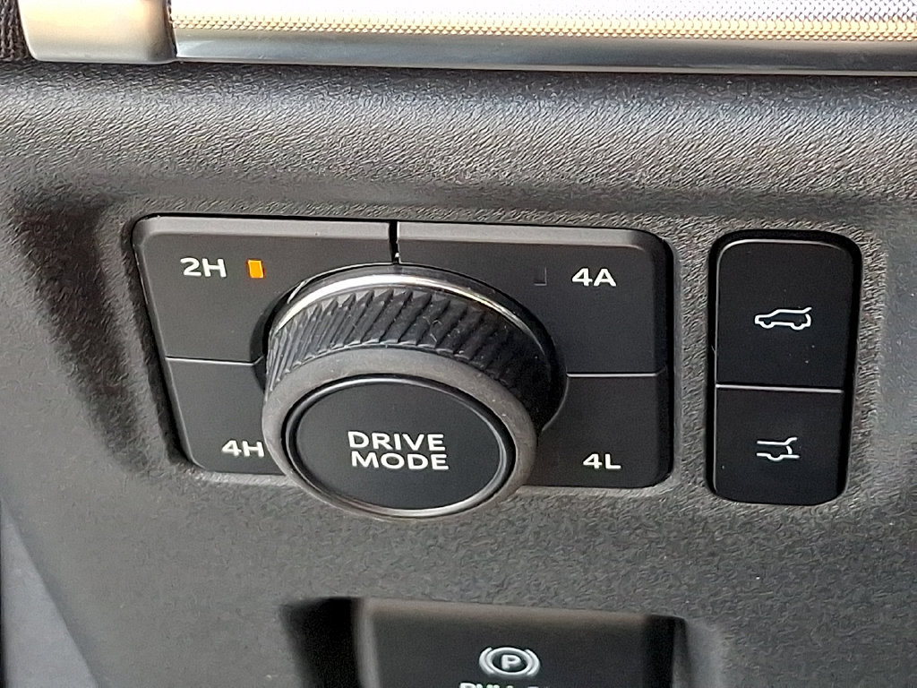 Used 2025 Ford Expedition Platinum AWD/4WD image 25