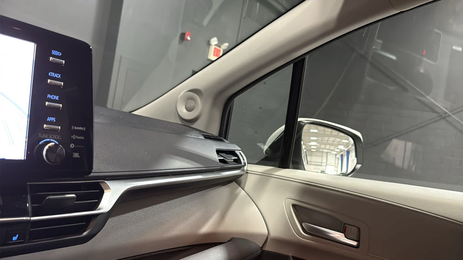 Used 2021 Toyota Sienna XLE w/ XLE Plus Package AWD/4WD image 18