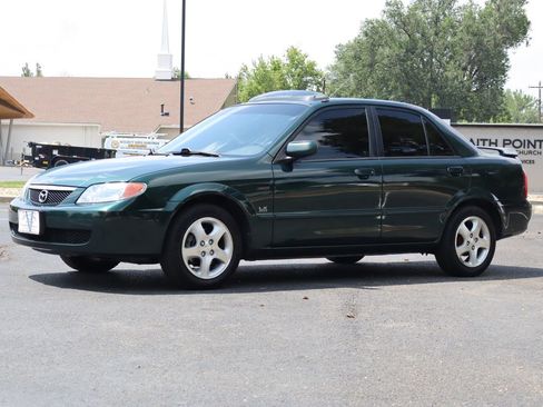 Used 2001 MAZDA Protege FWD image 11