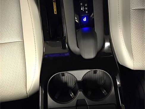 Certified 2024 Toyota Prius XLE image 20