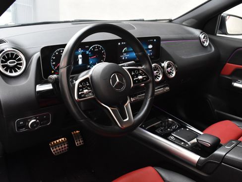 Used 2021 Mercedes-Benz GLA 250 4MATIC w/ AMG Line Exterior image 21