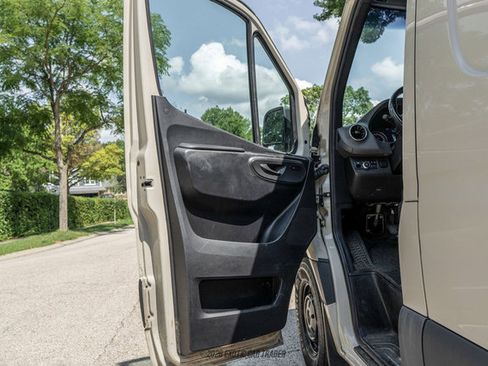 Used 2023 Mercedes-Benz Sprinter 2500 image 67