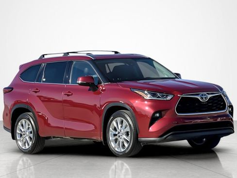 Used 2023 Toyota Highlander Limited image 7