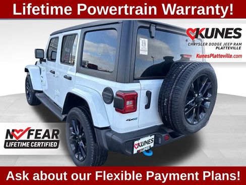 Used 2022 Jeep Wrangler Unlimited Sahara w/ Cold Weather Group AWD/4WD image 7