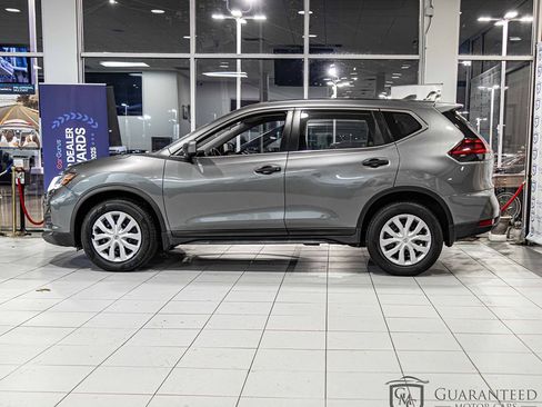 Used 2018 Nissan Rogue S image 7