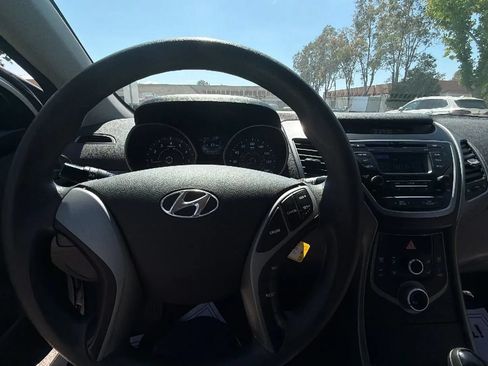 Used 2016 Hyundai Elantra SE FWD image 12