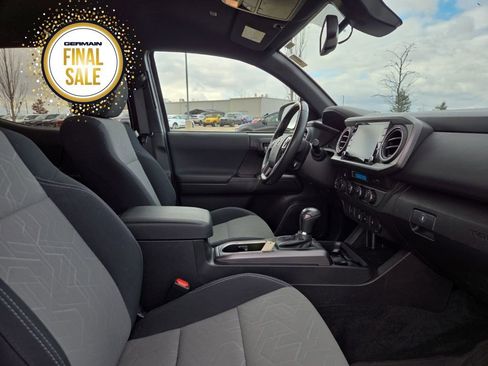 Used 2023 Toyota Tacoma TRD Sport image 21