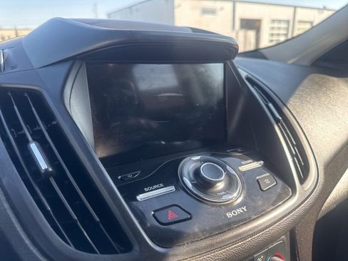 Used 2019 Ford Escape Titanium image 15