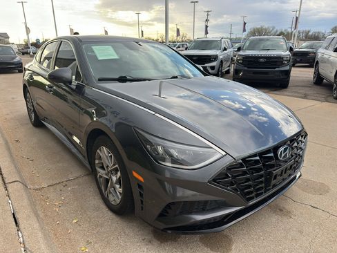 Used 2021 Hyundai Sonata SEL FWD image 2