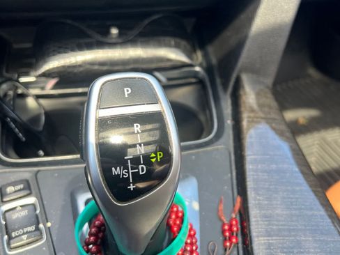 Used 2018 BMW 330i xDrive Wagon AWD/4WD image 11