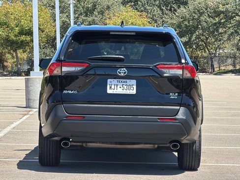 Certified 2025 Toyota RAV4 XLE AWD/4WD image 5