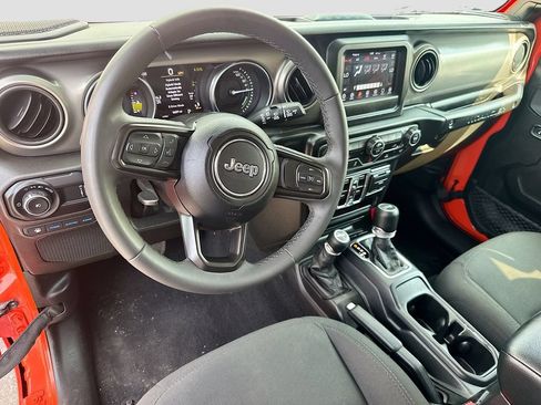 Used 2023 Jeep Wrangler Unlimited AWD/4WD image 10