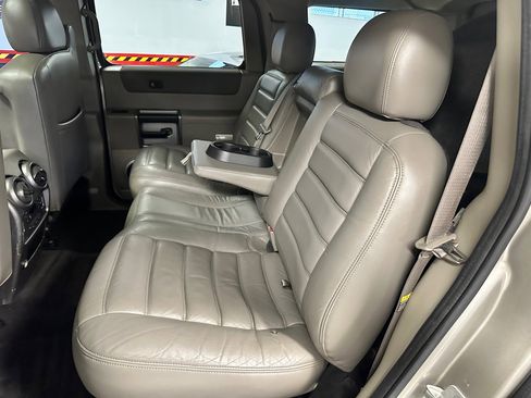 Used 2004 HUMMER H2 w/ Preferred Equipment Group image 32