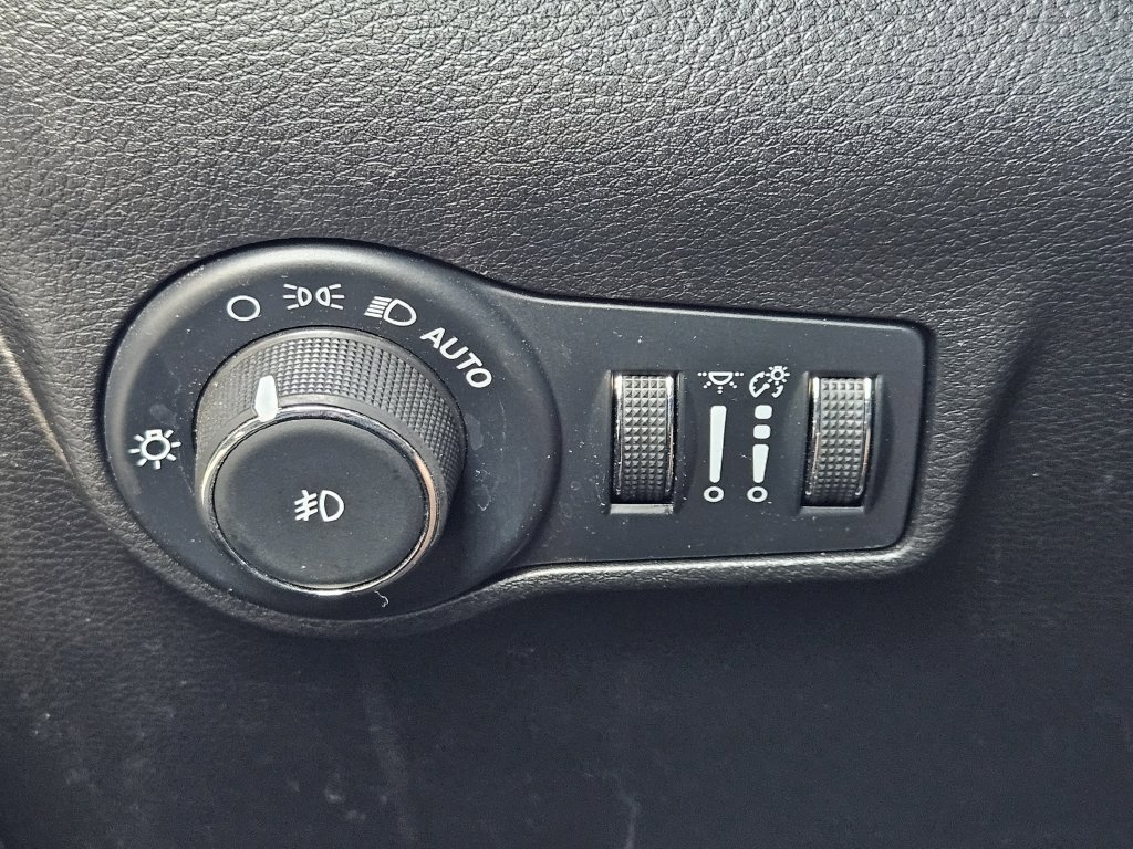 Used 2025 Jeep Compass Limited AWD/4WD image 24
