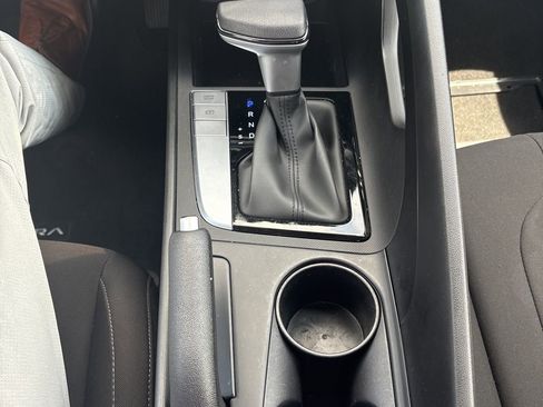 Used 2024 Hyundai Elantra SEL image 15