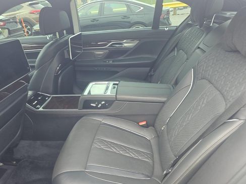 Used 2019 BMW 750i RWD image 5