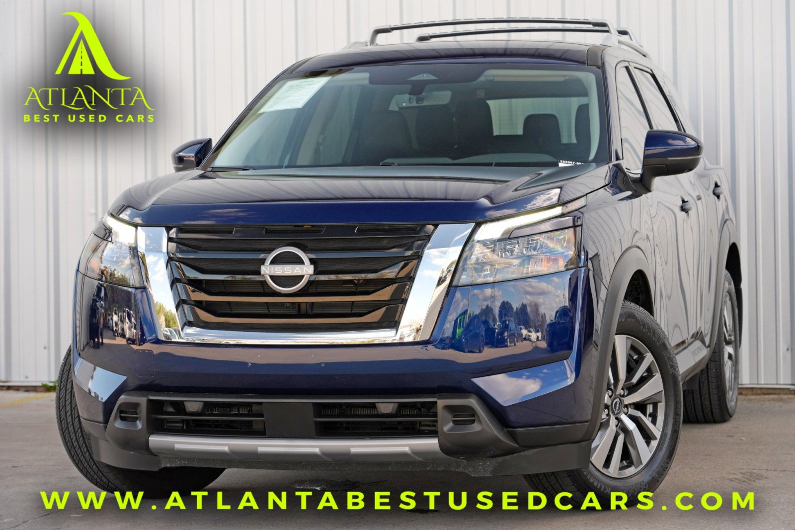 Used 2025 Nissan Pathfinder SL AWD/4WD image 1