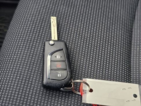 Certified 2023 Toyota RAV4 LE FWD image 31