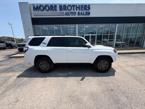 Used 2020 Toyota 4Runner TRD Off-Road Premium w/ TRD Performance Package AWD/4WD image 1