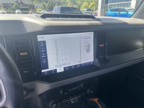 Used 2023 Ford Bronco Badlands image 39