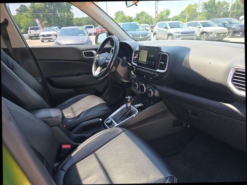 Used 2020 Hyundai Venue SEL w/ Convenience + Premium Package FWD image 23