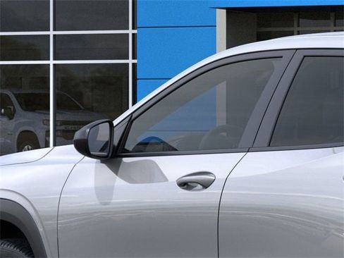 New 2026 Chevrolet Trax LS image 12