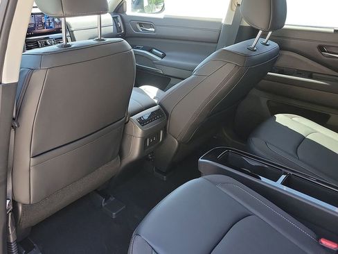 New 2026 Nissan Pathfinder SL w/ SL Premium Package AWD/4WD image 24