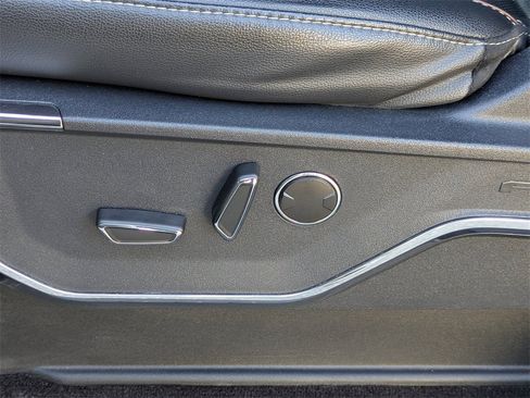 Used 2022 Ford F150 Lariat w/ Equipment Group 502A High image 19