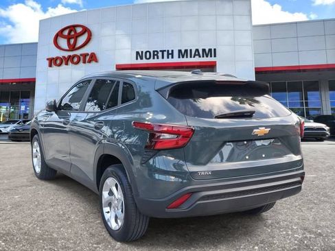 Used 2026 Chevrolet Trax LS w/ LS Convenience Package FWD image 3