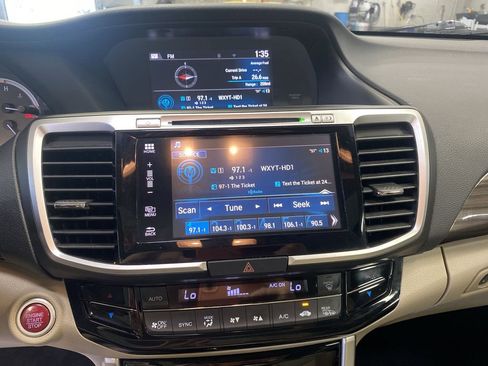 Used 2016 Honda Accord EX-L image 18