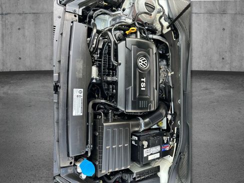 Used 2017 Volkswagen GTI S image 11