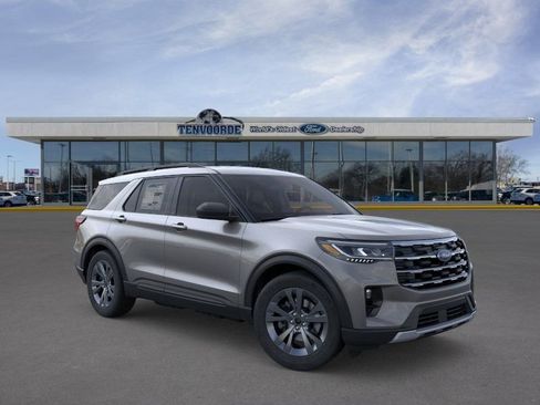 New 2026 Ford Explorer Active w/ Active Comfort Package image 7
