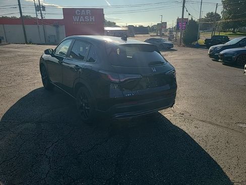 Used 2024 Honda HR-V Sport image 4