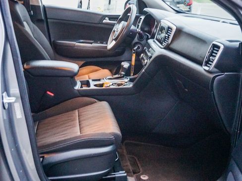 Used 2020 Kia Sportage LX image 13