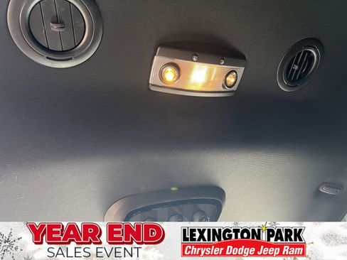 Used 2021 Dodge Durango R/T w/ Blacktop Package image 17