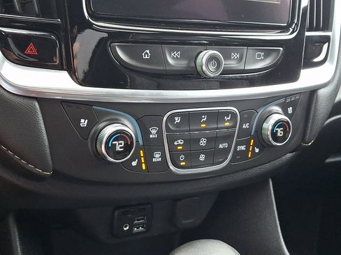 Certified 2023 Chevrolet Traverse Premier AWD/4WD image 17