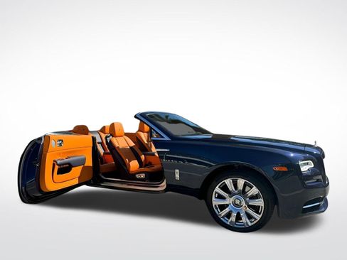 Used 2018 Rolls-Royce Dawn image 18