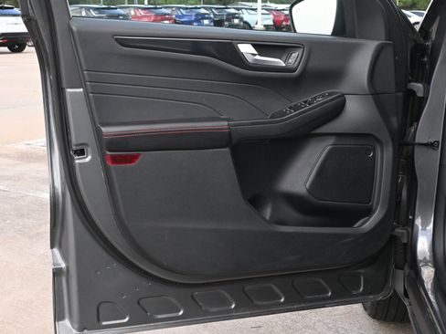 Used 2025 Ford Escape ST-Line AWD/4WD image 19