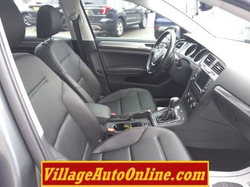 Used 2017 Volkswagen Golf Alltrack SE image 31